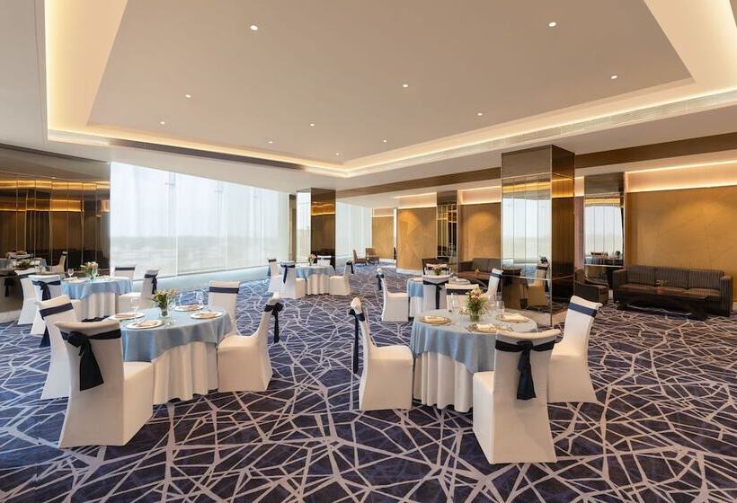 Hotel Courtyard By Marriott Bhopal