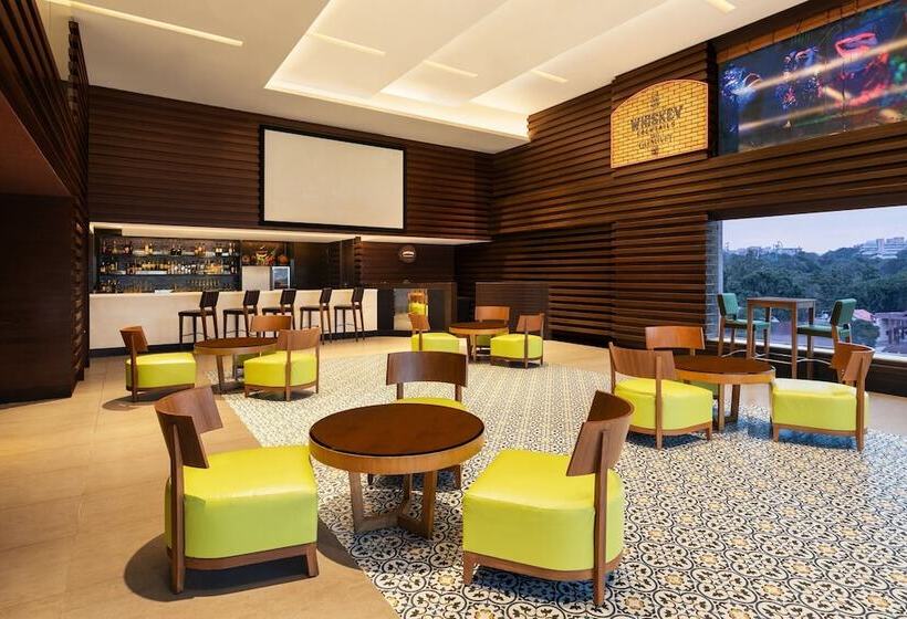 Hotel Courtyard By Marriott Bhopal