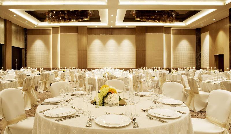 בית מלון כפרי Fairmont Baku  Flame Towers