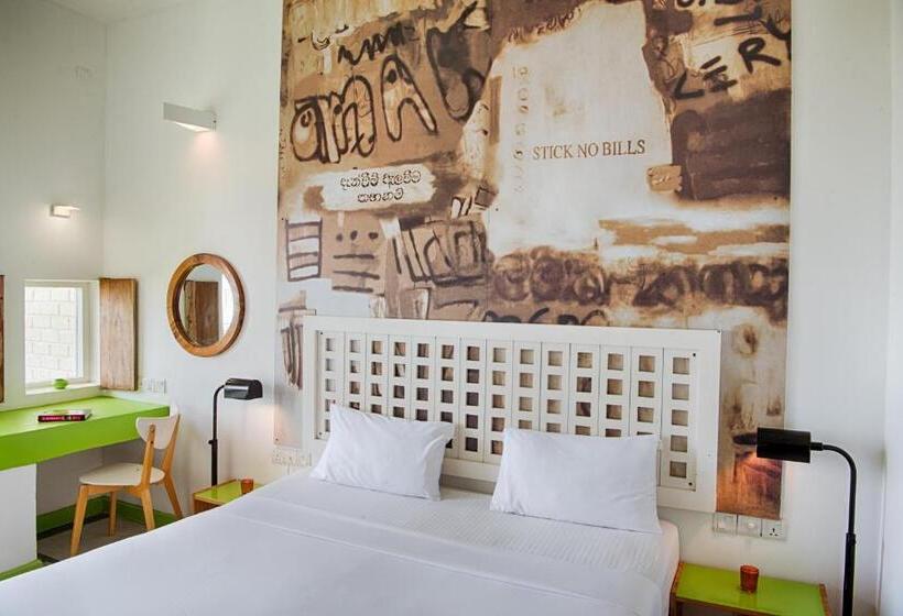 בית מלון כפרי J Negombo