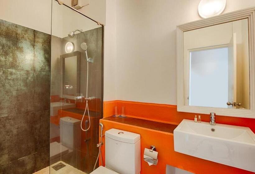 בית מלון כפרי J Negombo