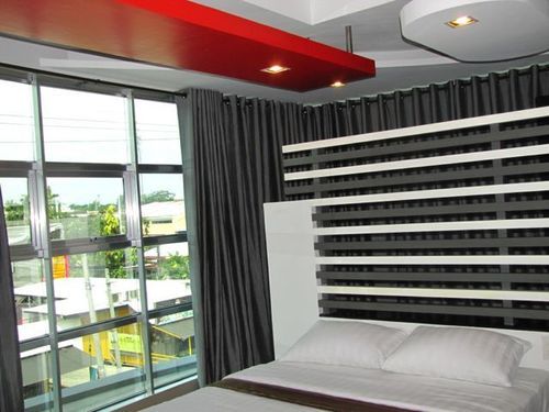 ホテル The Metropolis Suites Davao