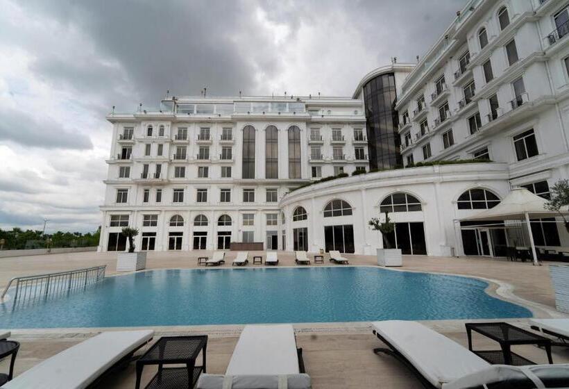 فندق Wellborn Luxury