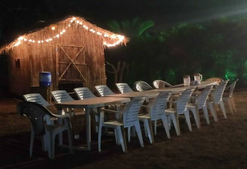 בית מלון כפרי Campistaan Kolad