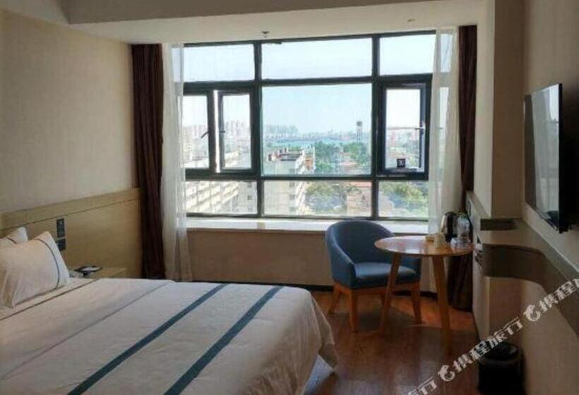 Отель City Comfort Inn Zhanjiang Middle Haibin Avenue Wanda Plaza