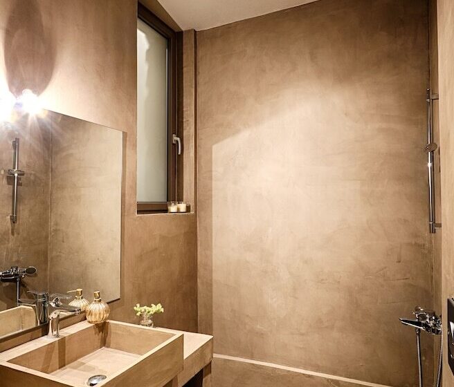 هتل Euphoria Suites