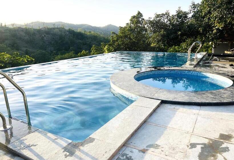 فندق The Sky Imperial Pavoreal Jungle Resort