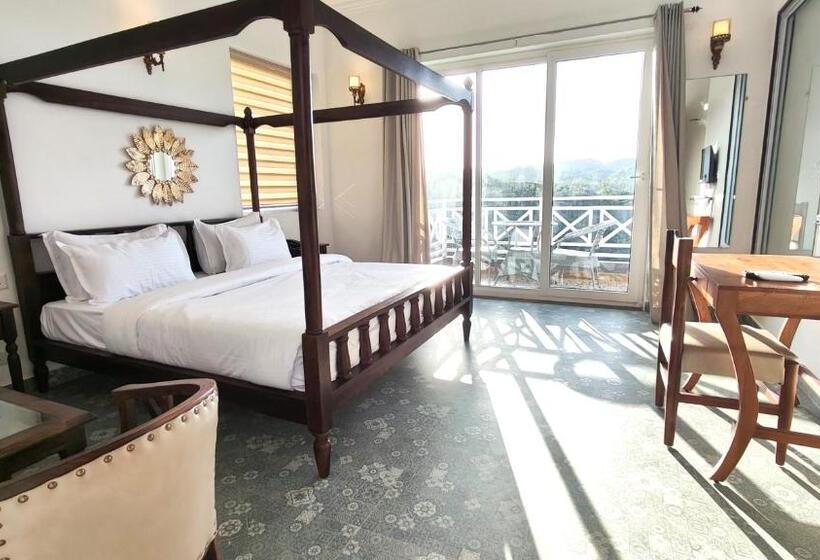 فندق The Sky Imperial Pavoreal Jungle Resort