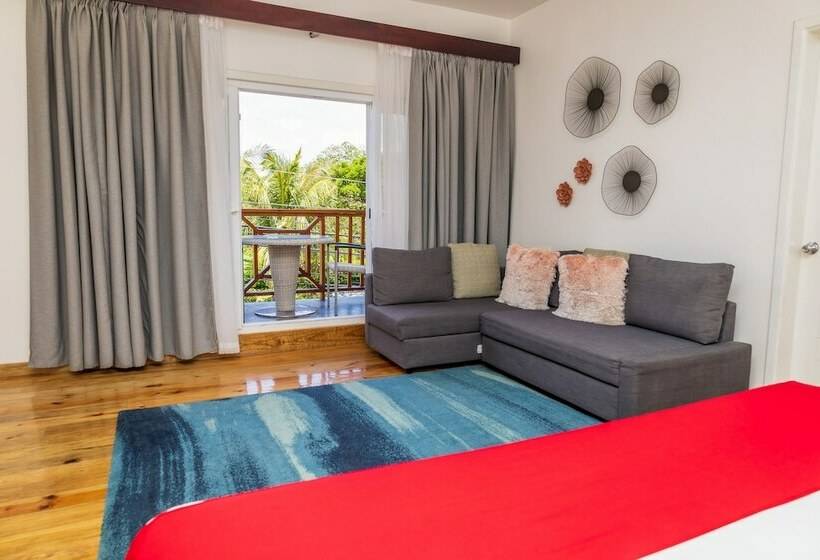 هتل La Placita Inn