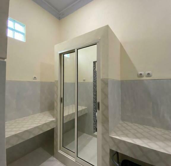 פנסיון Guest House Pelangi
