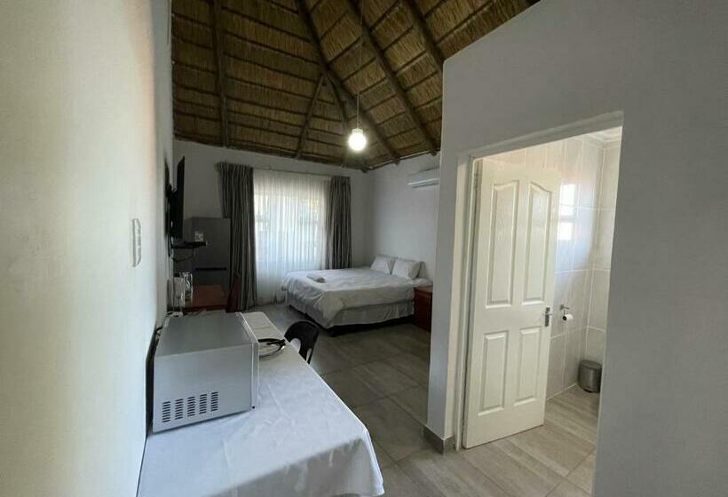 בית מלון כפרי Hinterland Lodge