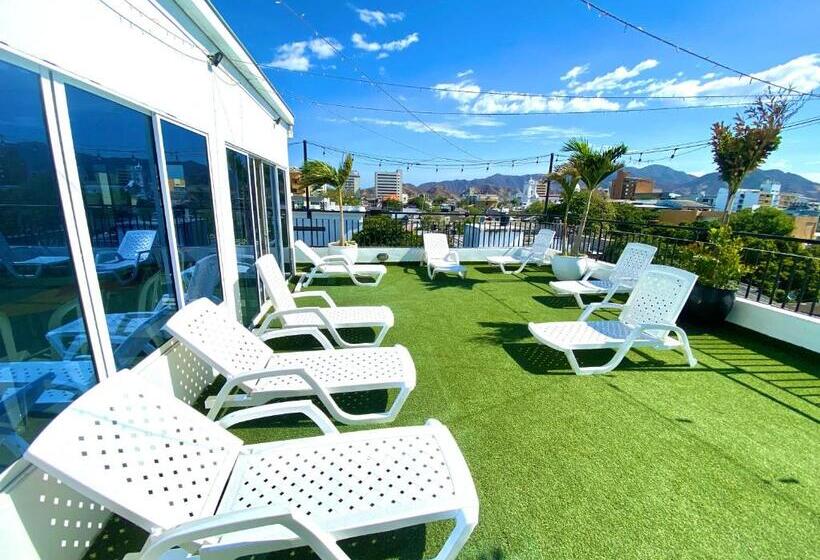 هتل Parque De Los Novios Inn