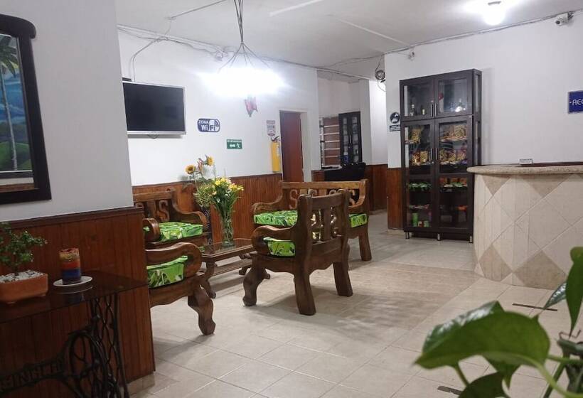 هتل Plaza Calarcá