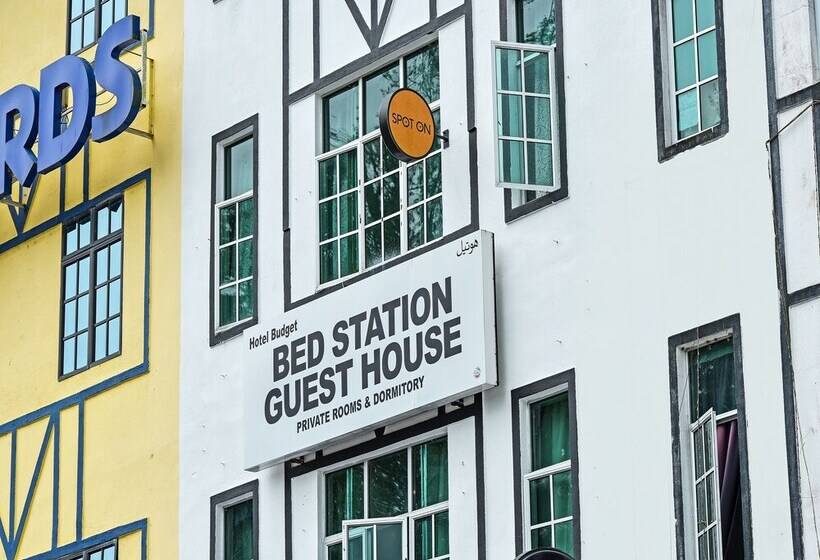 فندق Spot On 90449 Bed Station Guest House Dormitory