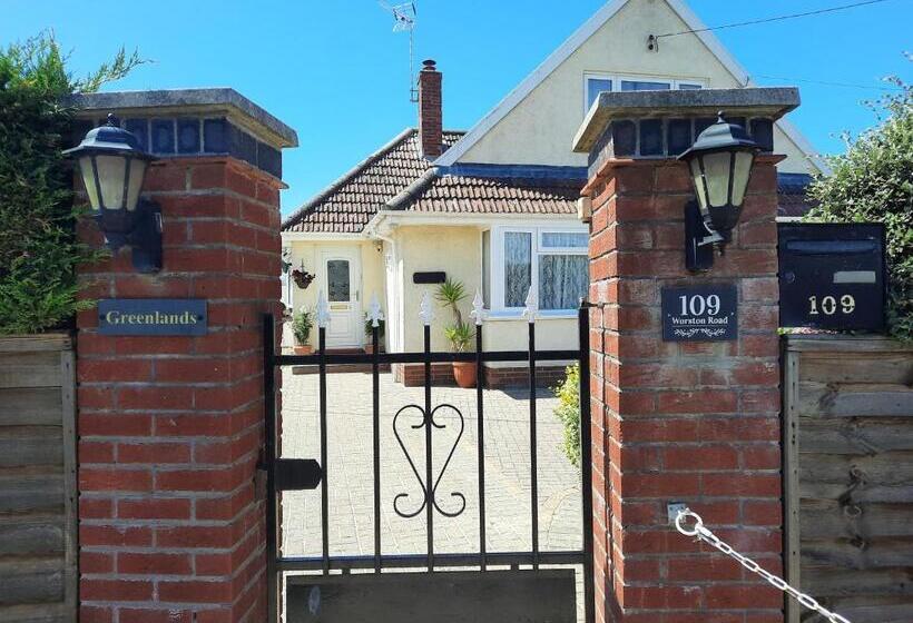 펜션 Greenlands Guest House