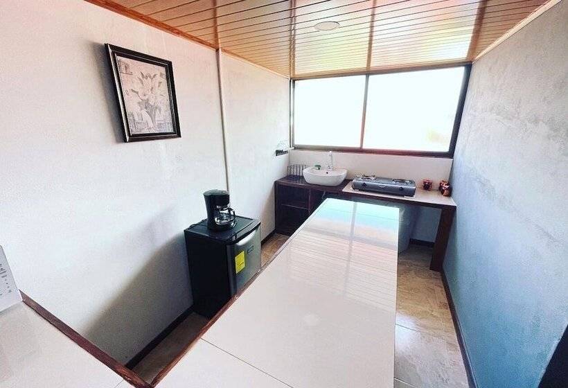 ベッドアンドブレックファースト Gufo Rooms , Apartahotel , La Fortuna Volcan Arenal