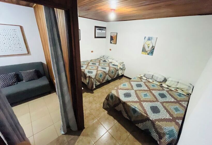 ベッドアンドブレックファースト Gufo Rooms , Apartahotel , La Fortuna Volcan Arenal