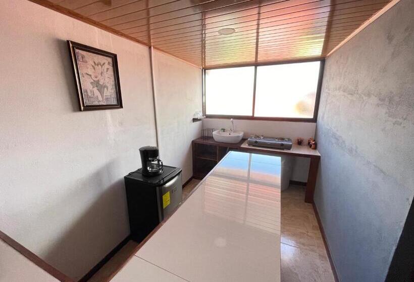 ベッドアンドブレックファースト Gufo Rooms , Apartahotel , La Fortuna Volcan Arenal
