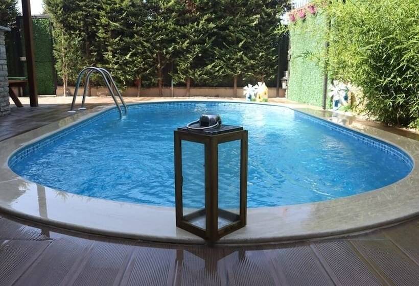 Grand Niki Hotel & Spa