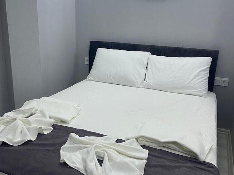 Grand Niki Hotel & Spa