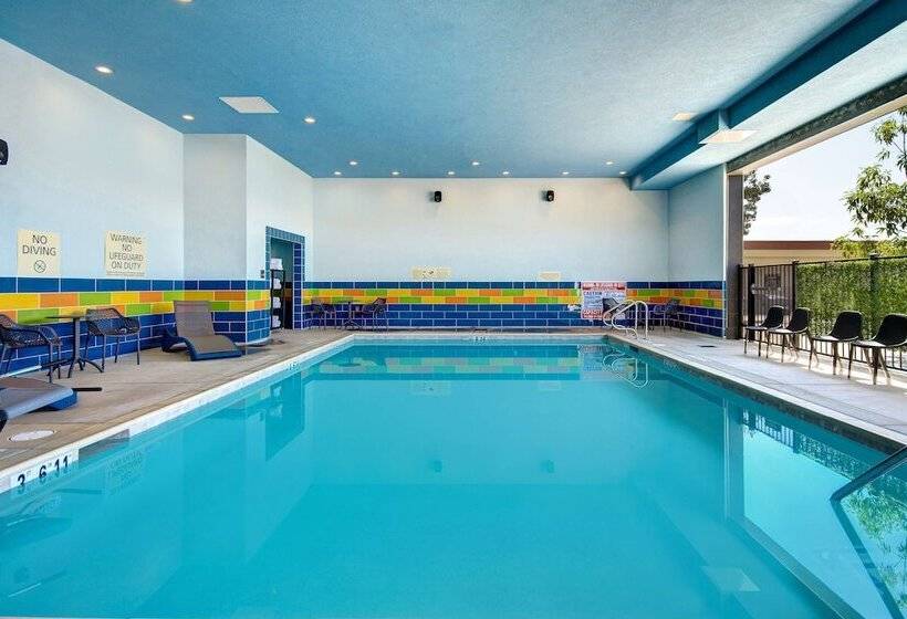 فندق Hampton Inn & Suites Ontario Rancho Cucamonga