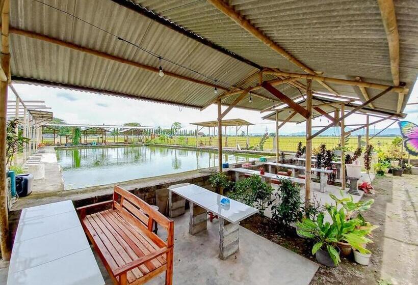 ホテル Citra Green House Syariah Near Universitas Tulungagung