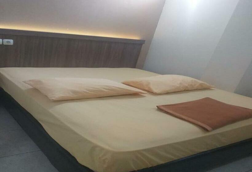 בית מלון כפרי Penginapan Anak Raja  Sampit Syariah