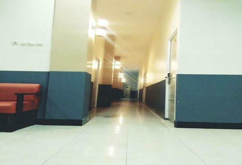 בית מלון כפרי Penginapan Anak Raja  Sampit Syariah