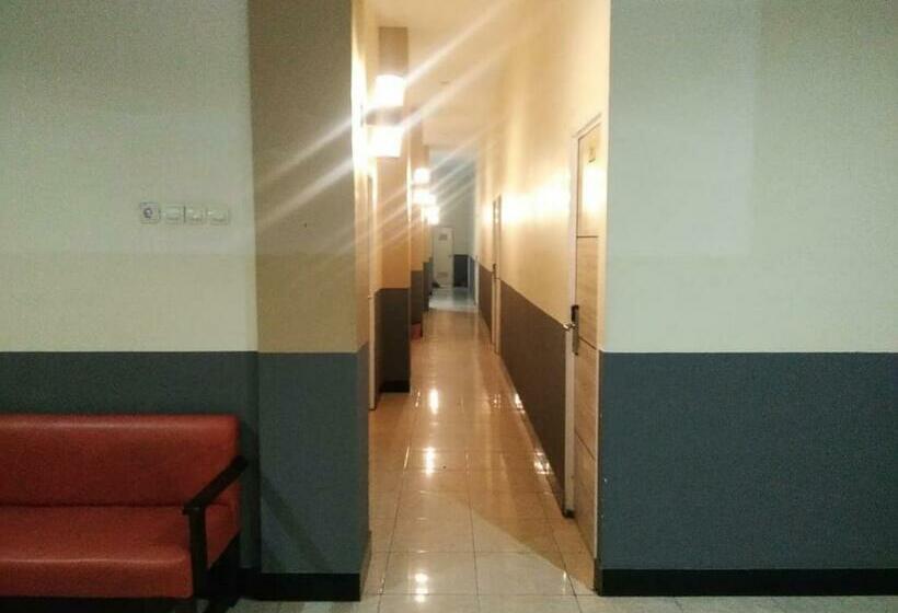 בית מלון כפרי Penginapan Anak Raja  Sampit Syariah