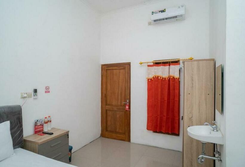 ホテル Reddoorz Near Rs Mitra Keluarga Waru