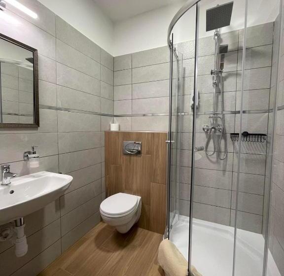 تختخواب و صبحانه Duna Centroom