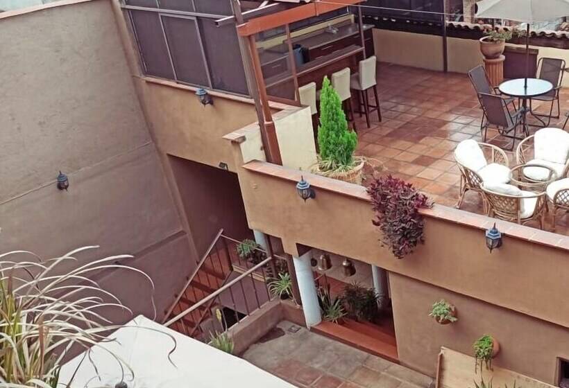 هتل Casa De Las Escaleras
