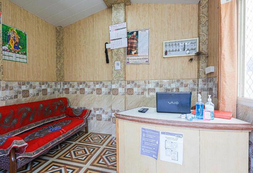 בית מלון כפרי Oyo 85701  Chitrarth And Party Lawn