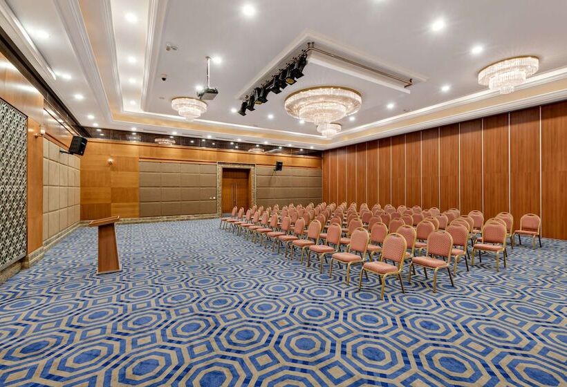 Doubletree By Hilton Hotel Van
