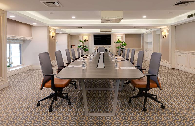 Doubletree By Hilton Hotel Van