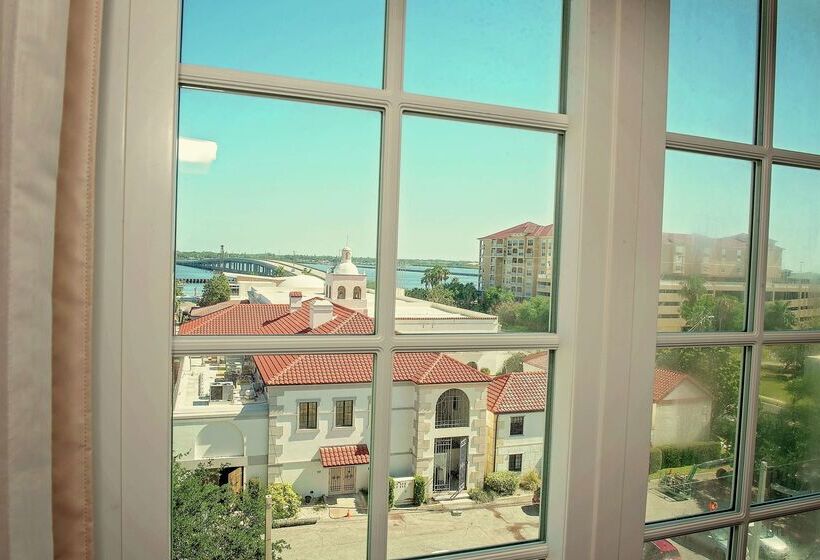 בית מלון כפרי Hampton Inn & Suites Bradenton Downtown Historic District