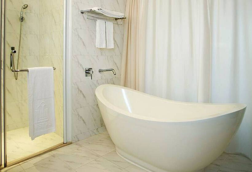 هتل Justwin Grand