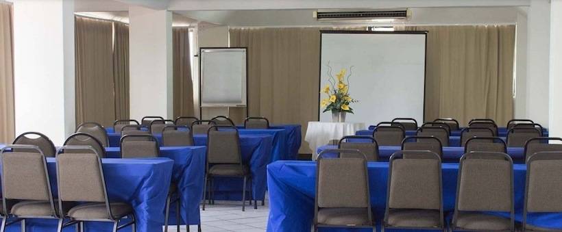 فندق Monza Palace