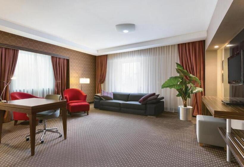 호텔 Ramada Plaza By Wyndham Izmit
