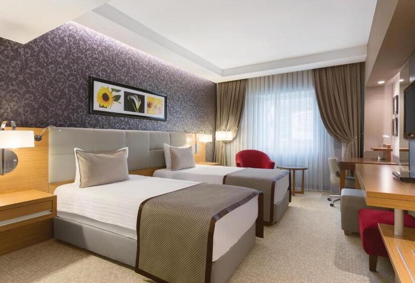 호텔 Ramada Plaza By Wyndham Izmit
