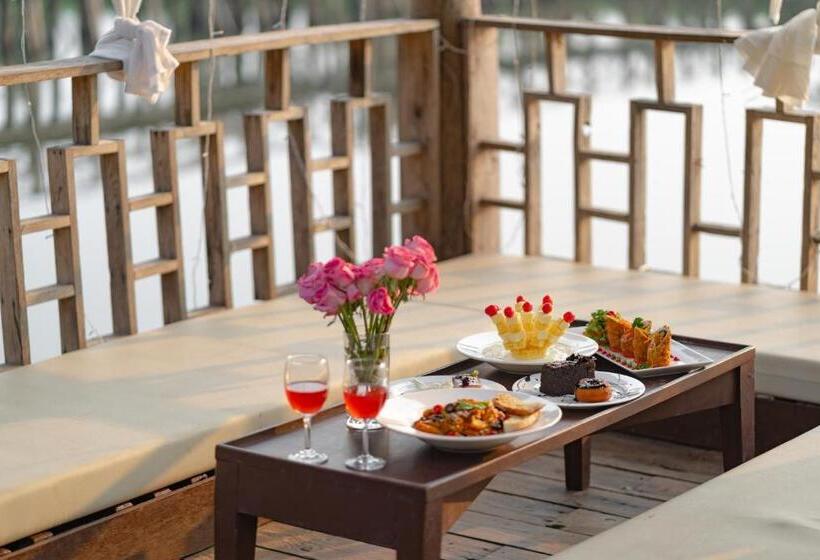 هتل Riva Beach Resort