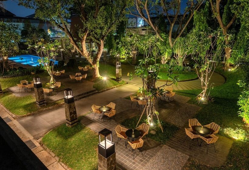 Oakwood Hotel & Apartments Taman Mini Jakarta