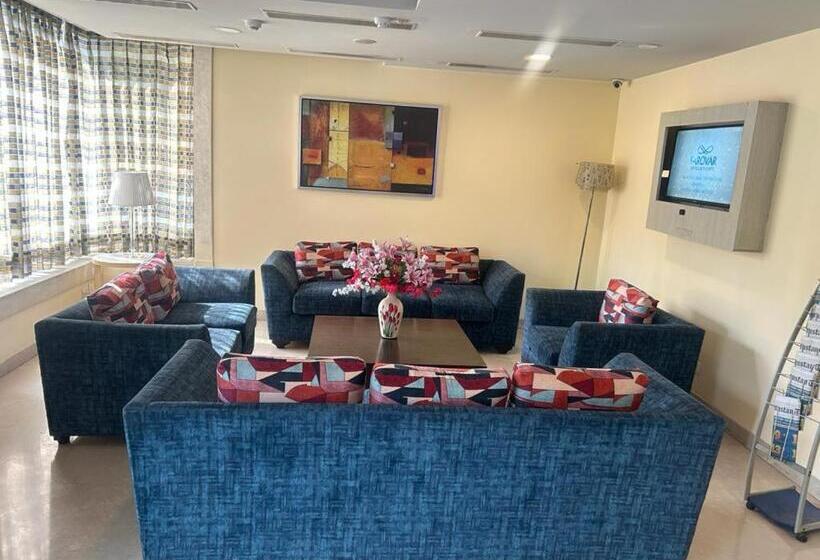 酒店 Sarovar Portico Naraina,