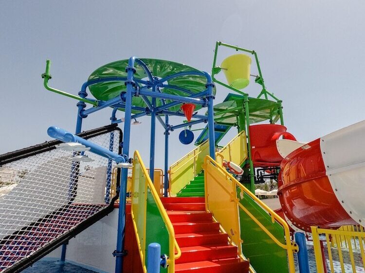 استراحتگاه Wyndham Garden Lara