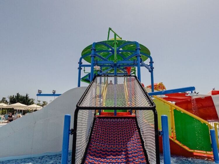 استراحتگاه Wyndham Garden Lara