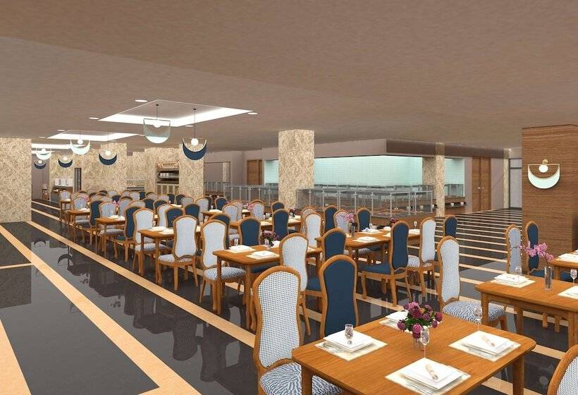 استراحتگاه Wyndham Garden Lara