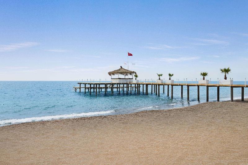 استراحتگاه Wyndham Garden Lara