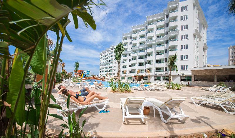 استراحتگاه Wyndham Garden Lara