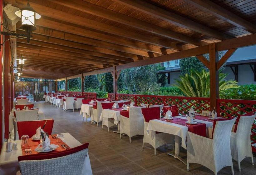 استراحتگاه Wyndham Garden Lara