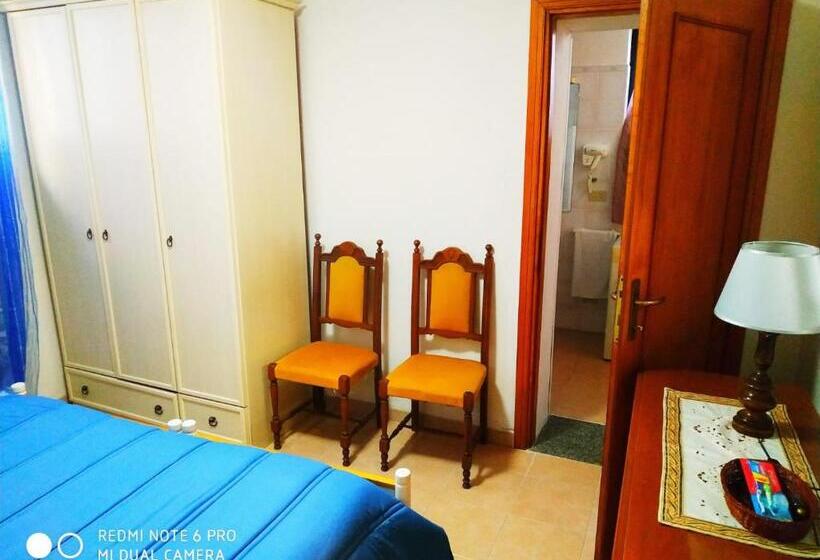 تختخواب و صبحانه Garden Relais